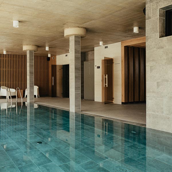 Piscina Desbordante Rosa Gres