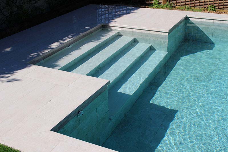 rosa-gres-piscina-snow-porcelanico