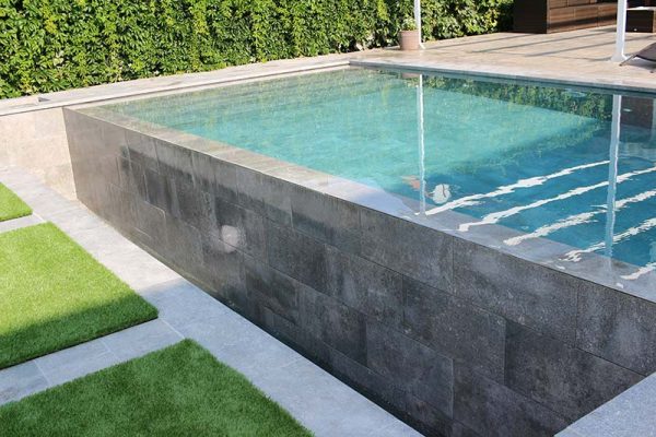 Pool, wall, deck and terrace with a single color of tile - Mistery Blue Stone
