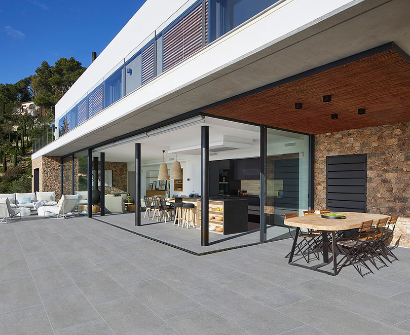 Porcelain stoneware terrace Iconic Grey by Rosa Gres