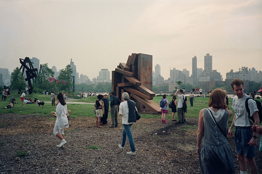 The strength of an idea, New York 1992. Sculpture Elisa Arimany