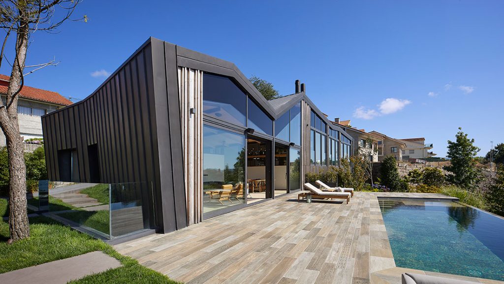 Which outdoor flooring heats up the least in the sun? Athermic Tiles