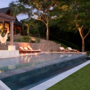 Construction solutions in porcelain stoneware for Infinity Pools