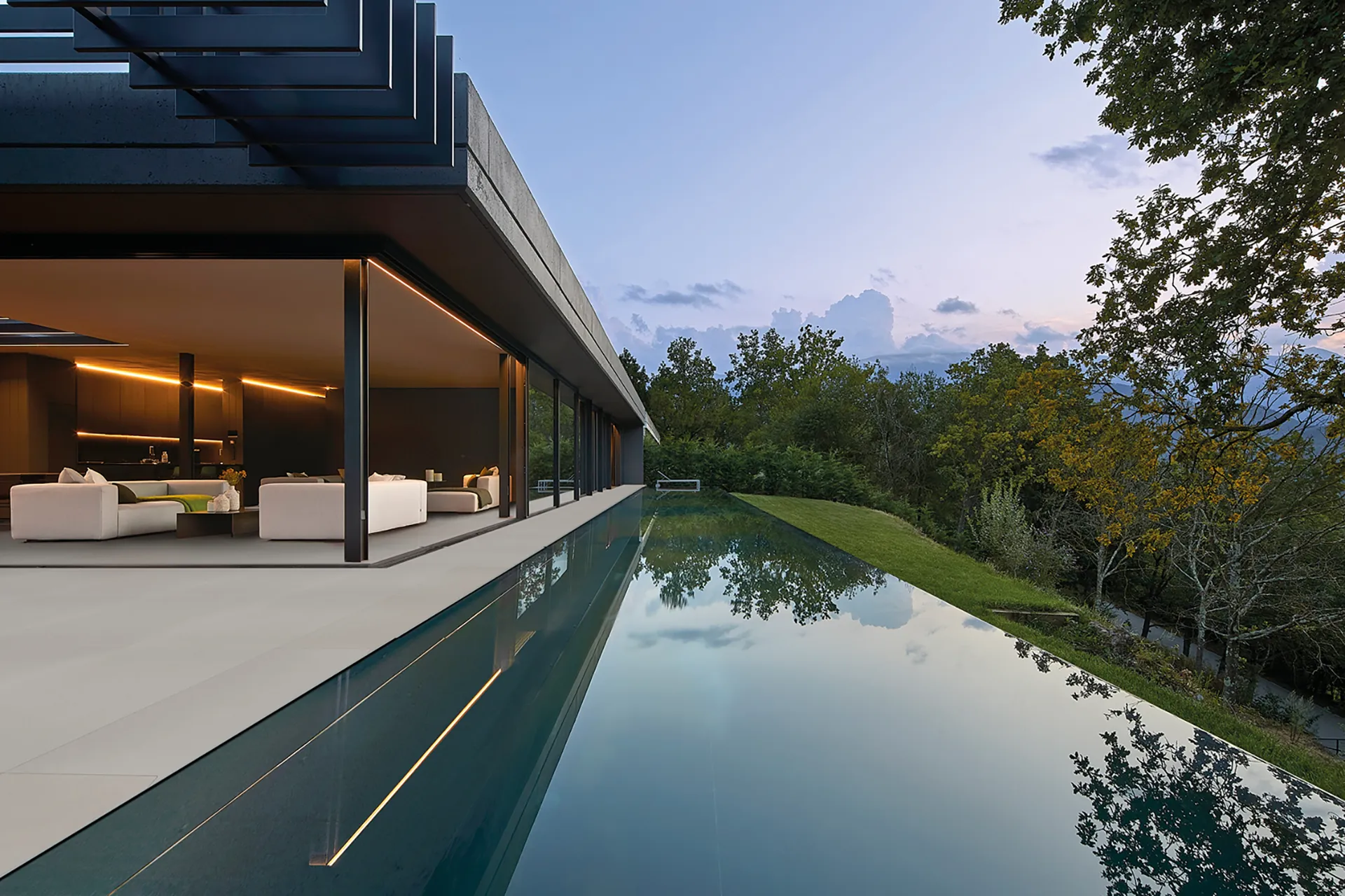 Piscina de gres porcelánico sistema Minimal con I31 +647 Piscina de gres porcelánico sistema Minimal con I31 +647