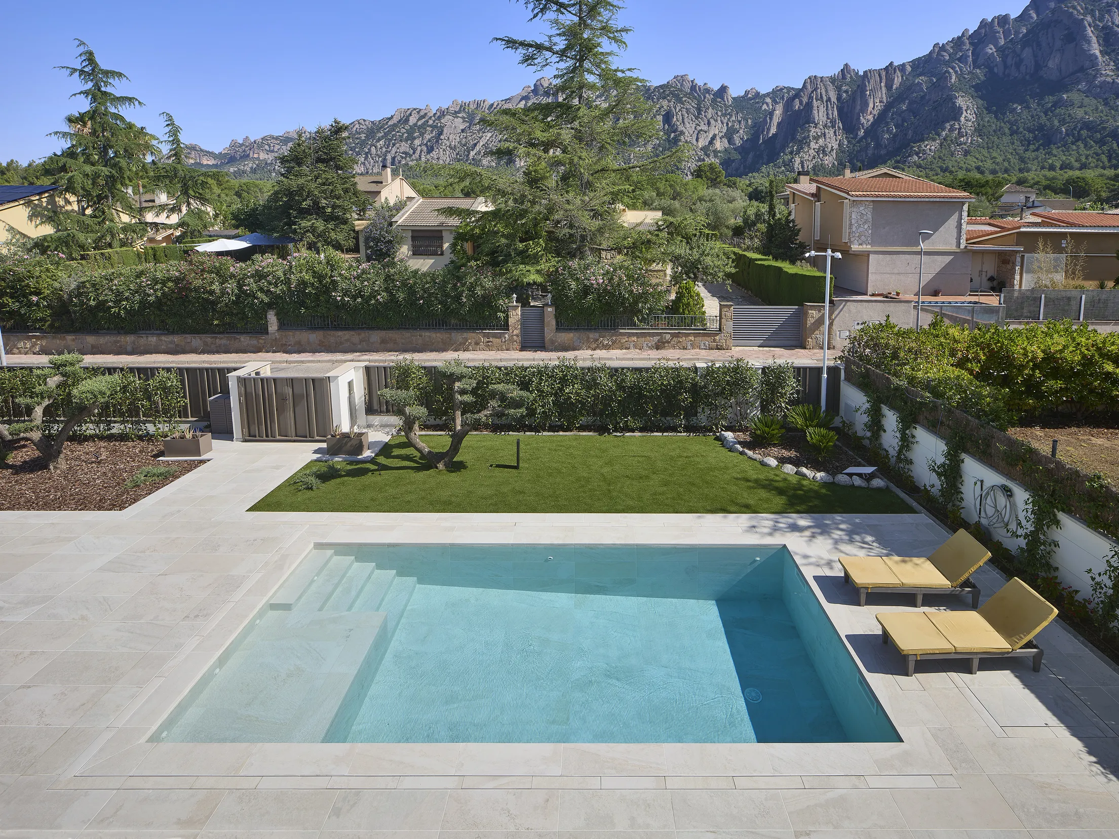 rosa-gres-arquitecto-ef-casa-collbato-03 Piscina en gres porcelánico Rosa Gres en residencia privada en Collbató. Eva Fernández. Arquitecto