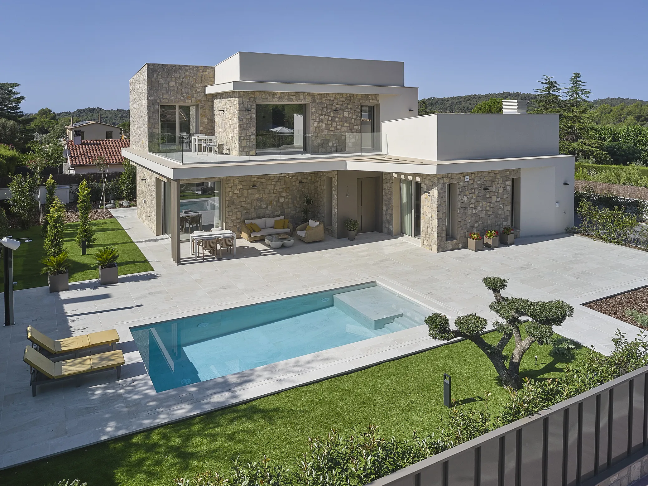 rosa-gres-arquitecto-ef-casa-collbato-17 Piscina en gres porcelánico Rosa Gres en residencia privada en Collbató. Eva Fernández. Arquitecto