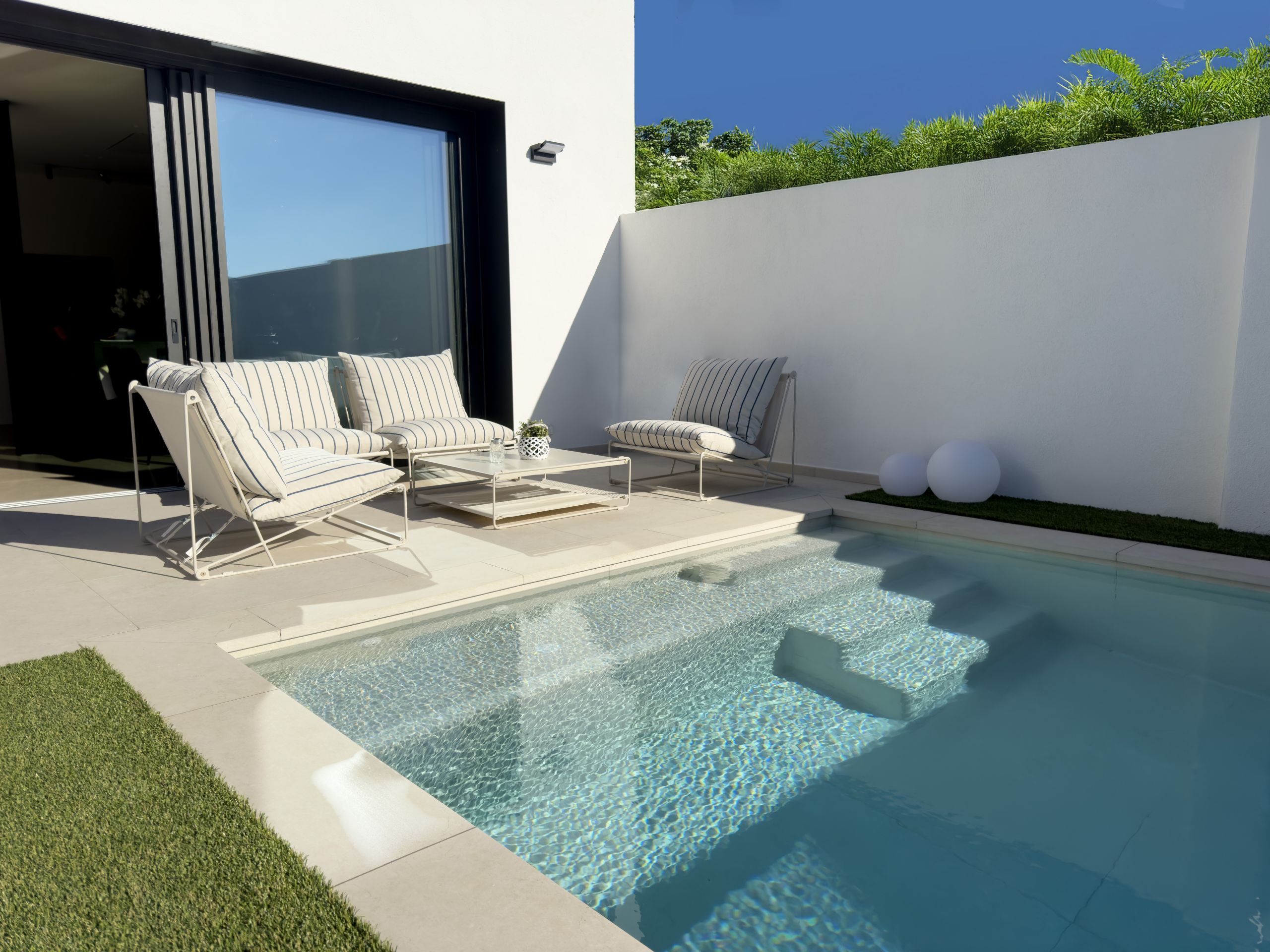 que baldosas se calientan menos con el so